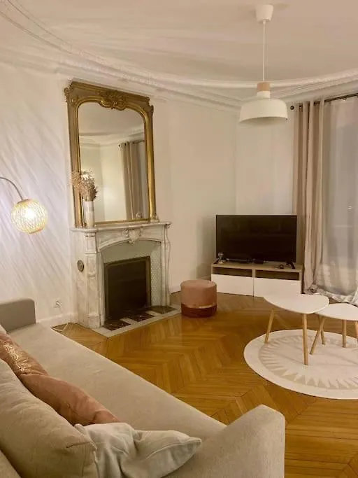 Διαμέρισμα Haussmannien, Pres Arc Triomphe *